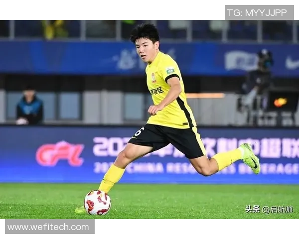 爱睡觉的足球明星揭秘：他们如何在梦中保持最佳状态与竞技水平